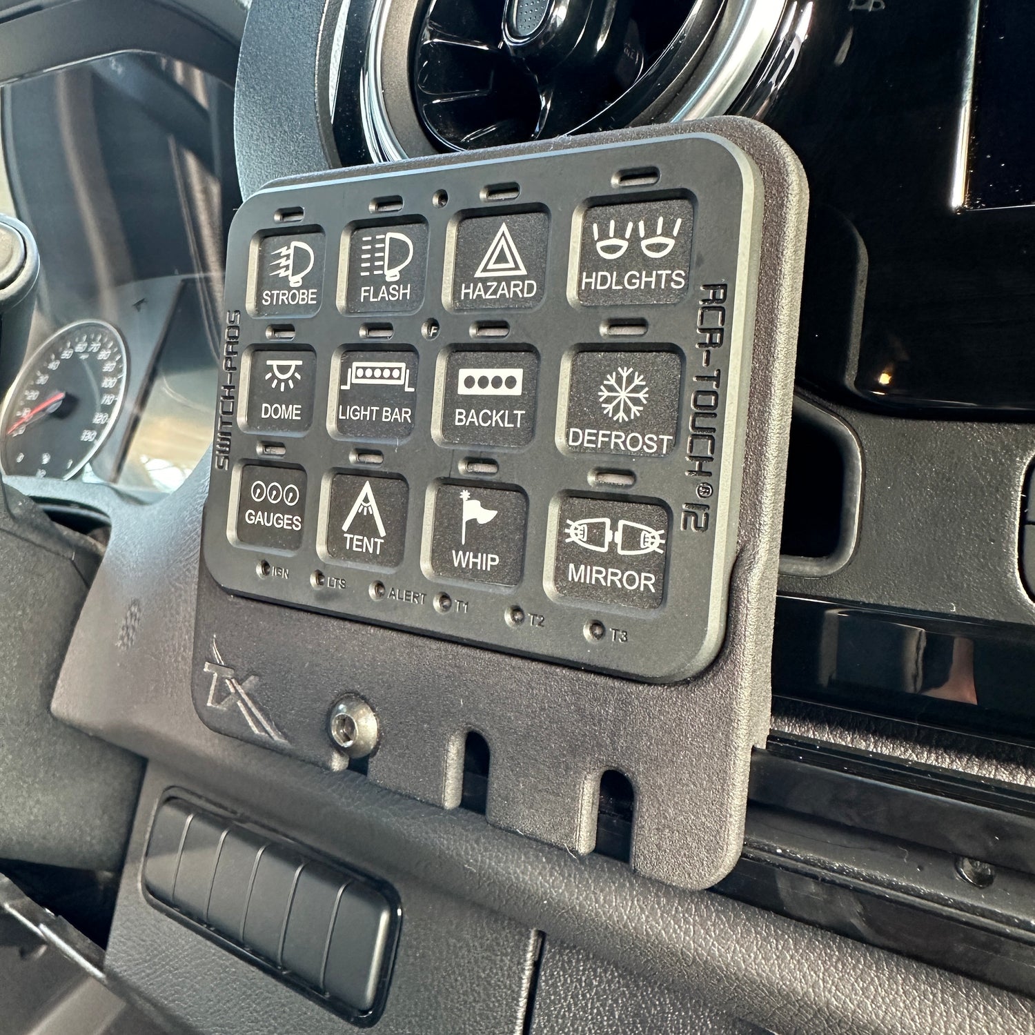 SWITCH-PROS NAVIDOK MOUNTING PLATE