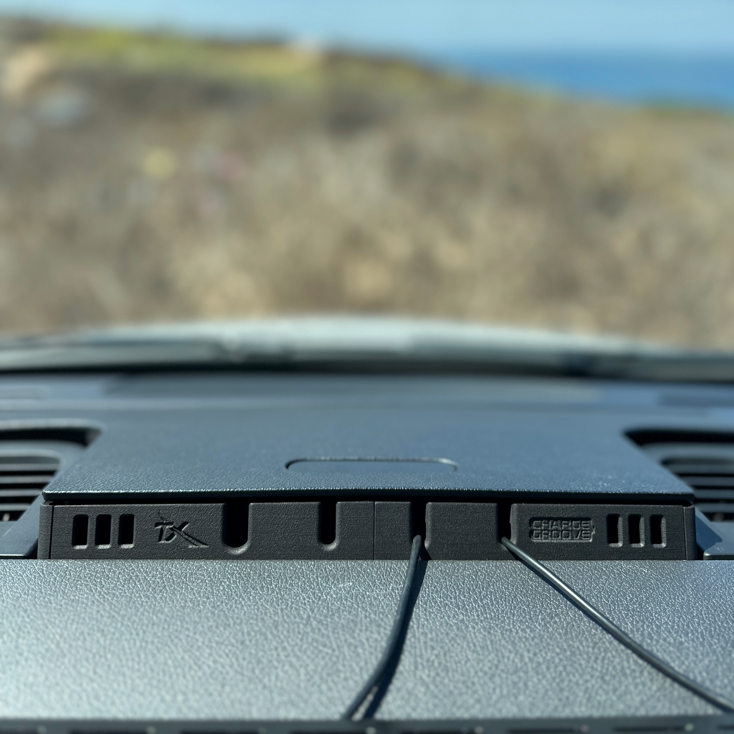 Charge Groove - Mercedes Sprinter Dash Console Cable Organizer