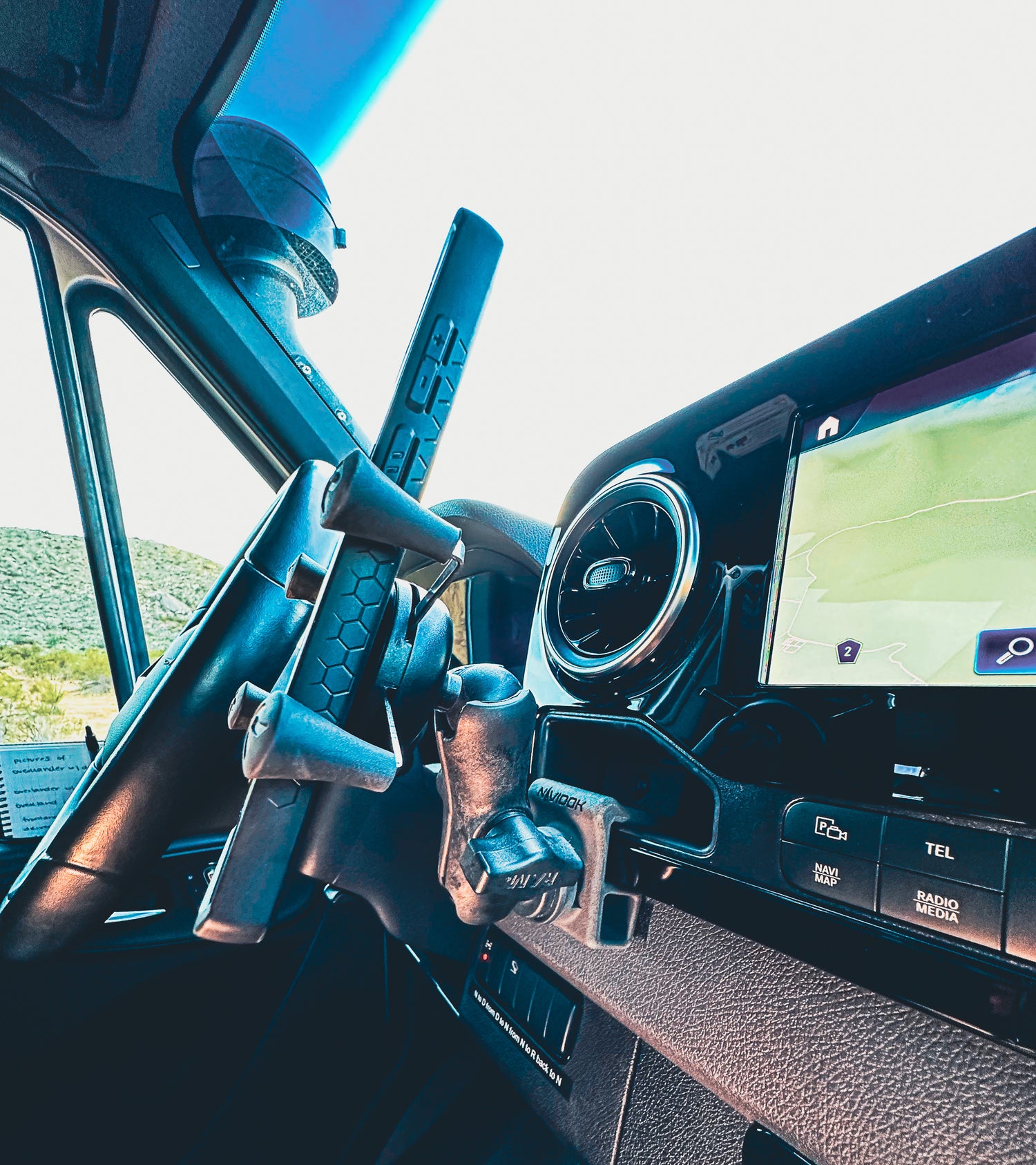 NAVIDOK Single Dash Mount for Mercedes Sprinter 2019+ – RAM® Compatible Phone & Tablet Holder