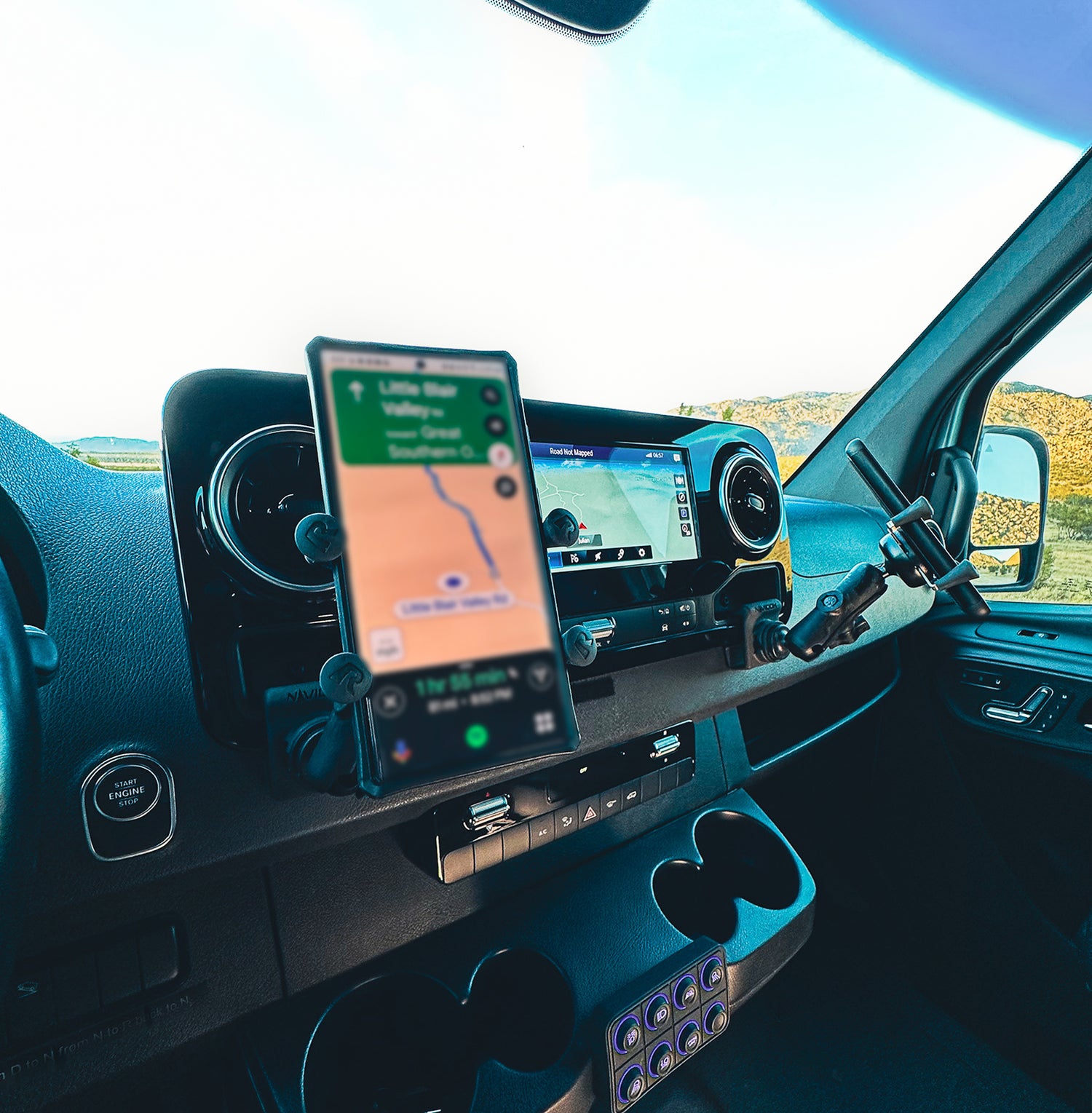 NAVIDOK Single Dash Mount for Mercedes Sprinter 2019+ – RAM® Compatible Phone & Tablet Holder