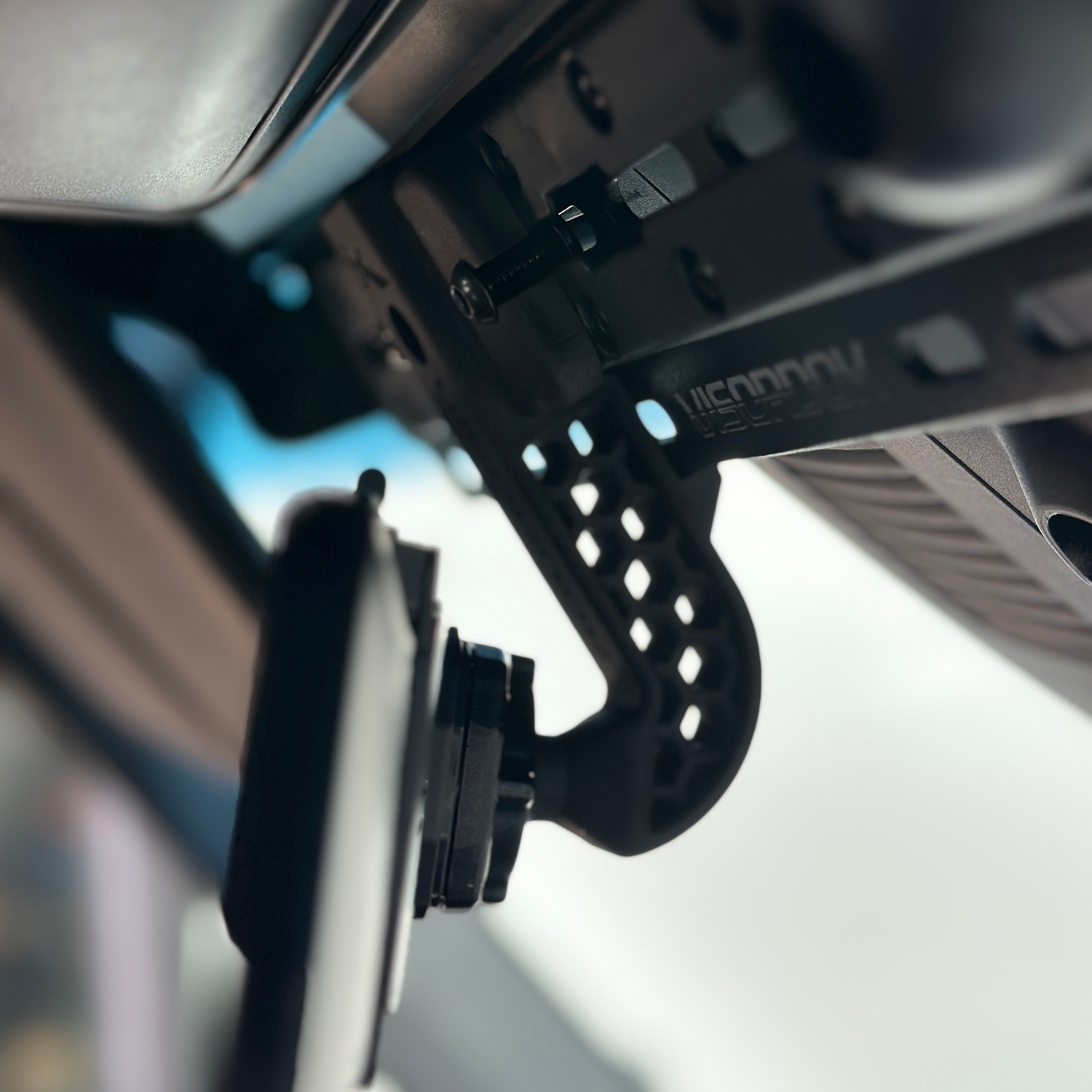 WOLFBOX Visordok Track Mounting Kit